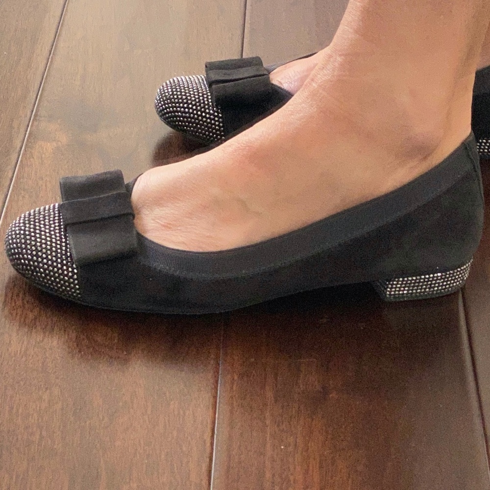 Stuart Weitzman Cabot Suede Studded Cup Bow Flats - 6-1/2 - Picture 2 of 10